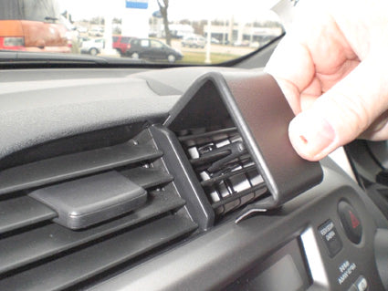 Brodit ProClip 654319 voor Honda Jazz 2009-2014 en Honda Fit 2009-2013 - montagepositie op dashboard