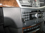 Brodit ProClip 654331 voor Mercedes Benz E-Class, Stationwagon 2010-2013 en Mercedes Benz E-Class, Sedan 2009-2013 - montagepositie op dashboard