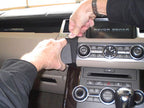 Brodit ProClip 654421 voor Land Rover Range Rover Sport 2010-2013 - ProClip geplaatst in het voertuig