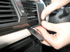 Brodit ProClip 654424 voor BMW X1 E84 2010-2015 - montagepositie op dashboard