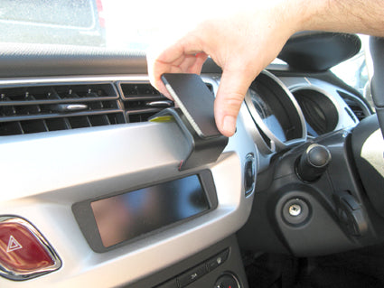 Brodit ProClip 654453 voor Citroen DS3 2010-2016 en Citroen C3 2010-2016 - ProClip geplaatst in het voertuig