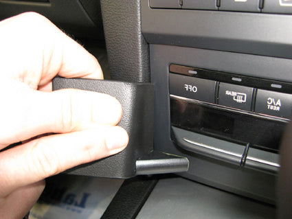 Brodit ProClip 654460 voor Mercedes Benz E-Class, Coupé 2010-2017 en Mercedes Benz E-Class, Convertible 2010-2014 - ProClip geplaatst in het voertuig