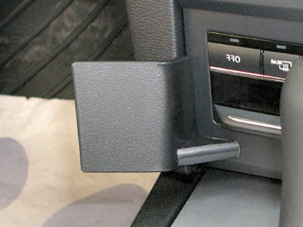 Brodit ProClip 654460 voor Mercedes Benz E-Class, Coupé 2010-2017 en Mercedes Benz E-Class, Convertible 2010-2014 - detail van dashboardmontage