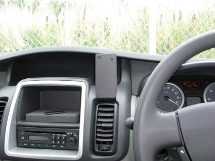 Brodit ProClip 654517 voor Nissan Primastar 2011-2014, Opel Vivaro 2011-2014 e.a. - installatiepositie