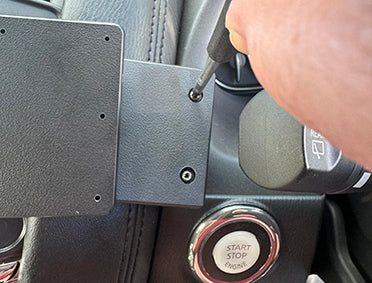 Brodit ProClip 654535 voor Nissan Patrol 2011-2019 - detail van dashboardmontage