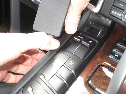 Brodit ProClip 654538 voor Porsche Cayenne 2011-2018 - detail van dashboardmontage