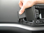 Brodit ProClip 654563 voor Seat Alhambra 2011-2019 en Volkswagen Sharan 2011-2022 - ProClip geplaatst in het voertuig