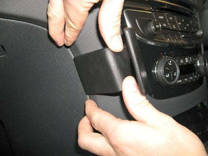 Brodit ProClip 654588 voor Peugeot 508 2011-2018 - detail van dashboardmontage
