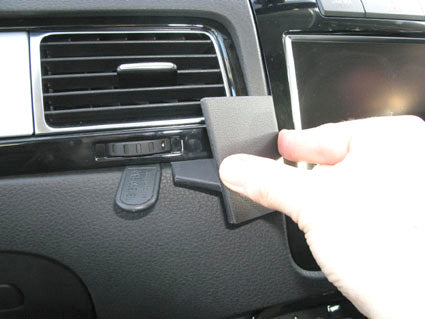 Brodit ProClip 654595 voor Volkswagen Touareg 2011-2018 - detail van dashboardmontage