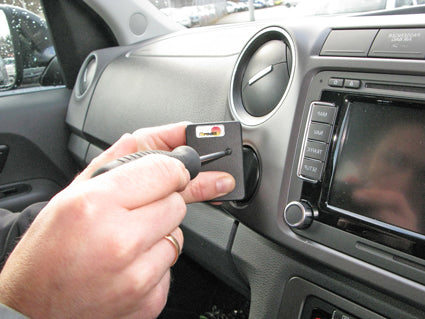 Brodit ProClip 654602 voor Volkswagen Amarok 2011-2016 - detail van dashboardmontage