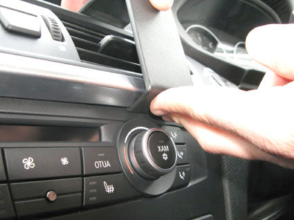 Brodit ProClip 654607 voor BMW X3 2011-2014 - montagepositie op dashboard