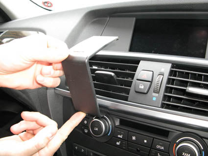 Brodit ProClip 654608 voor BMW X3 2011-2014 - montagepositie op dashboard