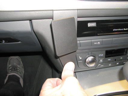 Brodit ProClip 654622 voor Audi S6 2011-2018 en Audi A6 2011-2018 - detail van dashboardmontage