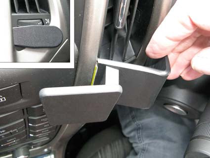 Brodit ProClip 654633 voor Holden Astra 2010-2015, Opel Astra 2010-2015 en Vauxhall Astra 2010-2015 - montagepositie op dashboard