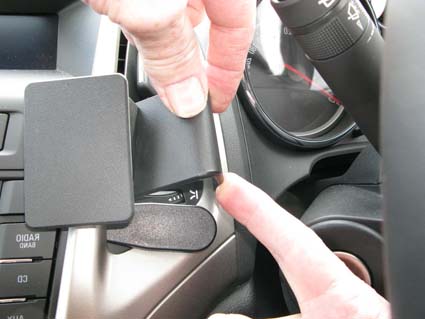 Brodit ProClip 654633 voor Holden Astra 2010-2015, Opel Astra 2010-2015 en Vauxhall Astra 2010-2015 - ProClip geplaatst in het voertuig