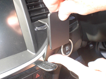 Brodit ProClip 654647 voor Chrysler 300C 2011-2014 - ProClip geplaatst in het voertuig