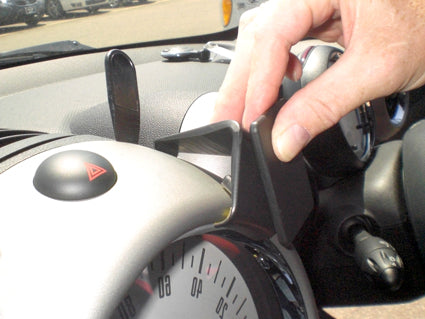 Brodit ProClip 654661 voor Mini Paceman 2013-2016 en Mini Countryman 2010-2016 - ProClip geplaatst in het voertuig