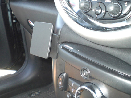 Brodit ProClip 654662 voor Mini Paceman 2013-2016 en Mini Countryman 2010-2016 - montagefoto 6