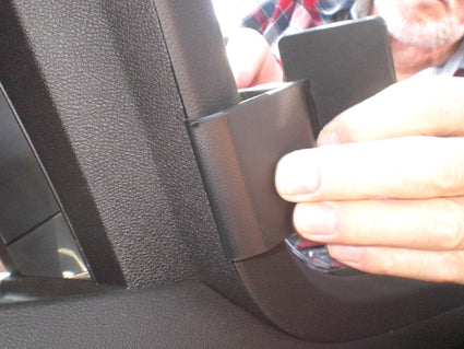 Brodit ProClip 654664 voor Holden Volt 2011-2015 en Vauxhall Ampera 2011-2015 - montagepositie op dashboard