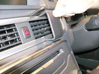 Brodit ProClip 654672 voor Volvo XC70 2012-2016, Volvo V70 II 2012-2016 en Volvo S80 2012-2016 - detail van dashboardmontage