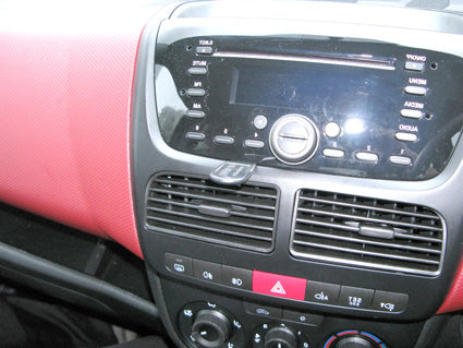 Brodit ProClip 654694 voor Fiat Doblò 2010-2014, Holden Combo 2012-2015 e.a. - montagepositie op dashboard