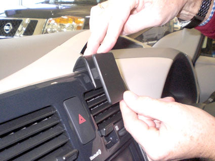 Brodit ProClip 654706 voor Nissan Leaf 2011-2017 - ProClip geplaatst in het voertuig