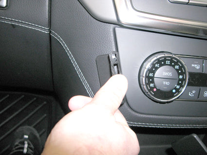 Brodit ProClip 654709 voor Mercedes Benz M-Class/ML 2012-2015, Mercedes Benz GLE-Class 2016-2019 en Mercedes Benz GL-Class 2013-2019 - ProClip geplaatst in het voertuig