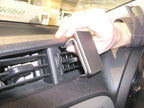 Brodit ProClip 654723 voor Toyota Yaris 2012-2014 - montagepositie op dashboard