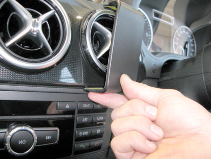 Brodit ProClip 654749 voor Mercedes Benz B-Class 2012-2018 - montagepositie op dashboard