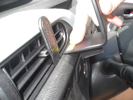 Brodit ProClip 654784 voor Toyota Prius c 2012-2017 - montagepositie op dashboard