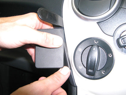 Brodit ProClip 654808 voor Ford Ka 2009-2016 - detail van dashboardmontage