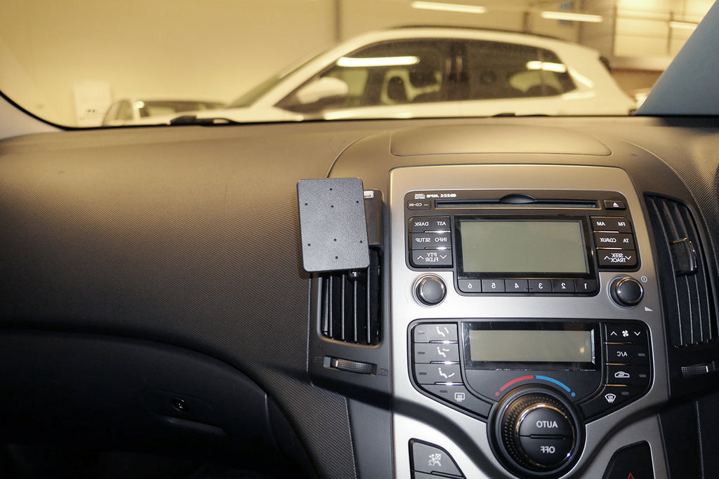 Brodit ProClip 654810 voor Hyundai i30 2008-2012 - productfoto zwarte ABS montagebasis