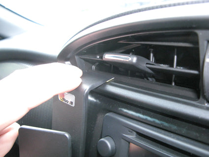 Brodit ProClip 654812 voor Subaru BRZ 2012-2018 en Toyota GT86 2012-2018 - detail van dashboardmontage