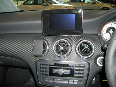 Brodit ProClip 654813 voor Mercedes Benz GLA-Class 2013-2019, Mercedes Benz CLA-Class 2013-2019 en Mercedes Benz A-Class 2013-2018 - montagefoto 6