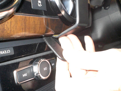Brodit ProClip 654825 voor Mercedes Benz GLK-Class 2013-2015 - montagepositie op dashboard