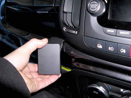 Brodit ProClip 654881 voor Fiat 500 L 2013-2022 - montagepositie op dashboard