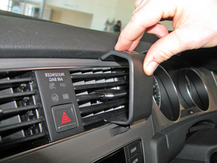 Brodit ProClip 654889 voor Volkswagen Golf VII Wagon 2013-2020, Volkswagen Golf VII Variant 2013-2020 e.a. - detail van dashboardmontage