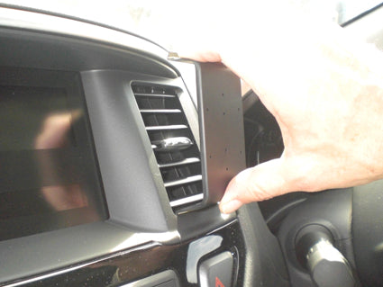 Brodit ProClip 654895 voor Nissan Pathfinder 2013-2021 - ProClip geplaatst in het voertuig