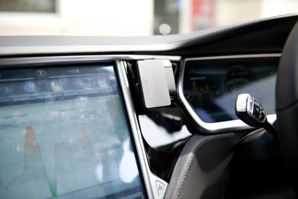 Brodit ProClip 654921 voor Tesla Model X 2016-2020 en Tesla Model S 2013-2020 - detail van dashboardmontage