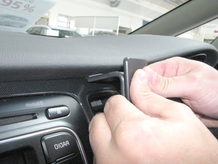 Brodit ProClip 654948 voor Kia Carens IV 2014-2020 - montagepositie op dashboard