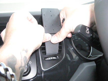 Brodit ProClip 654948 voor Kia Carens IV 2014-2020 - ProClip geplaatst in het voertuig