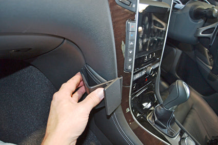 Brodit ProClip 654964 voor Infiniti Q50 2014-2024 - montagepositie op dashboard