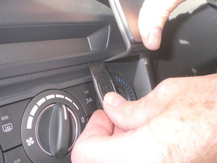 Brodit ProClip 654966 voor Mazda 3 2014-2018 - ProClip geplaatst in het voertuig