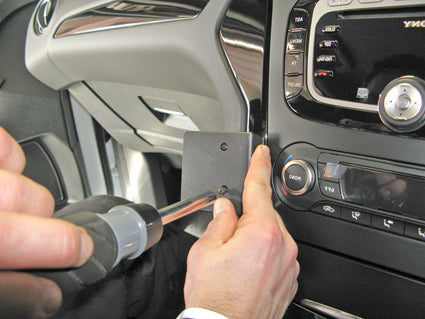 Brodit ProClip 654995 voor Ford Mondeo 2012-2014 - detail van dashboardmontage