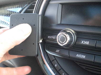 Brodit ProClip 655010 voor Mini One 2016-2018 en Mini Cooper 2014-2021 - montagepositie op dashboard