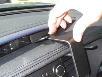 Brodit ProClip 655021 voor Toyota Kluger 2014-2019 - detail van dashboardmontage