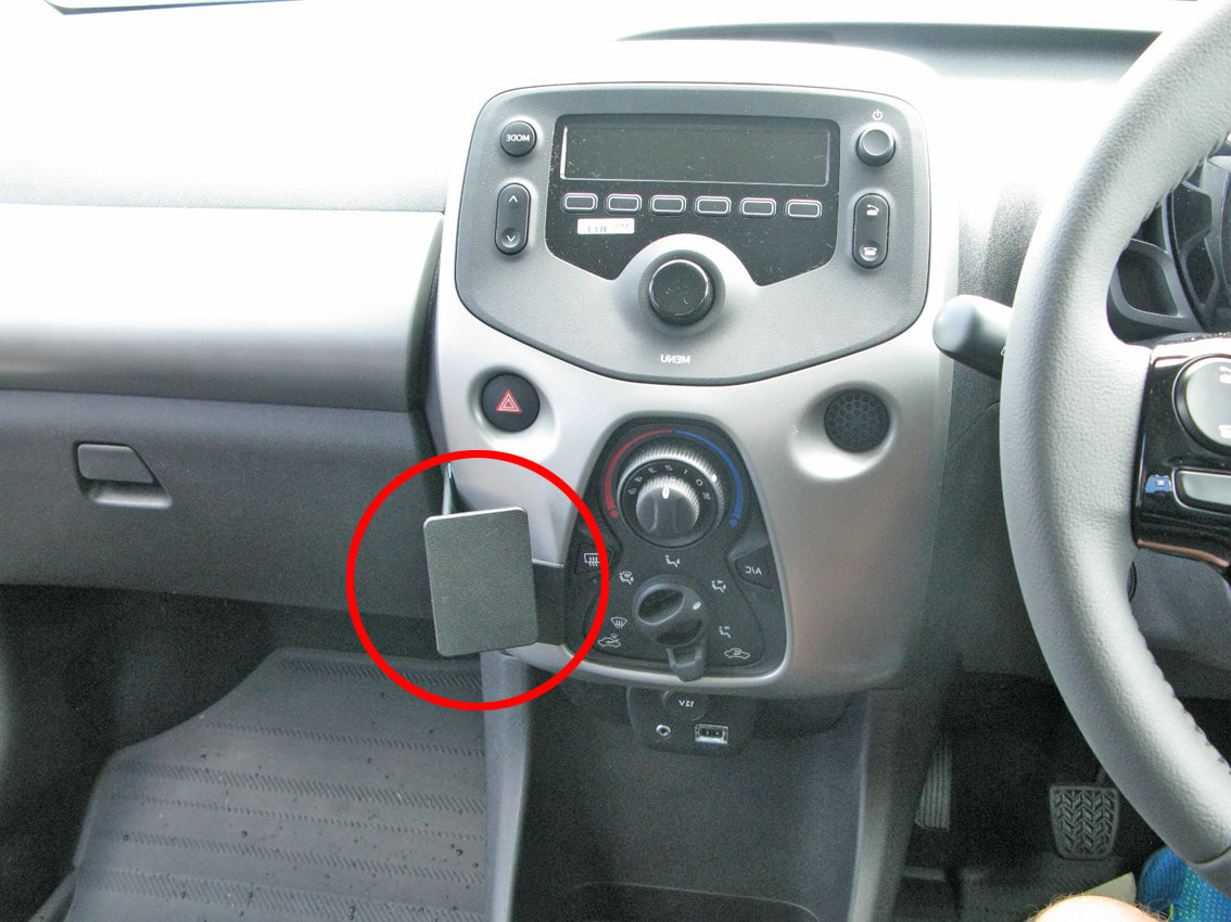 Brodit ProClip 655035 voor Citroen C1 2014-2021, Peugeot 108 2014-2021 en Toyota AYGO 2014-2021 - productfoto zwarte ABS montagebasis