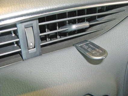 Brodit ProClip 655040 voor Toyota Yaris 2015-2020 - montagepositie op dashboard