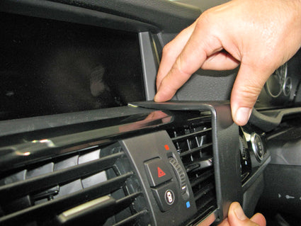 Brodit ProClip 655044 voor BMW X4 2015-2018 en BMW X3 2015-2017 - ProClip geplaatst in het voertuig