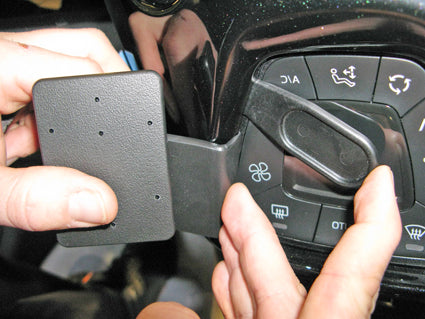 Brodit ProClip 655051 voor Citroen C1 2014-2021, Peugeot 108 2014-2021 en Toyota AYGO 2014-2021 - ProClip geplaatst in het voertuig